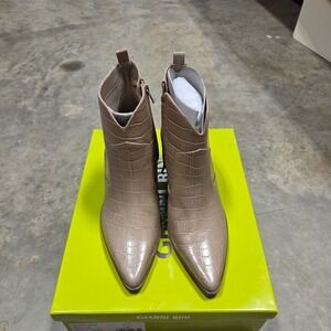 Gianni Bini Maelyie Western Crocodile Embossed Block Heel Ankle Boot Dusty Taupe